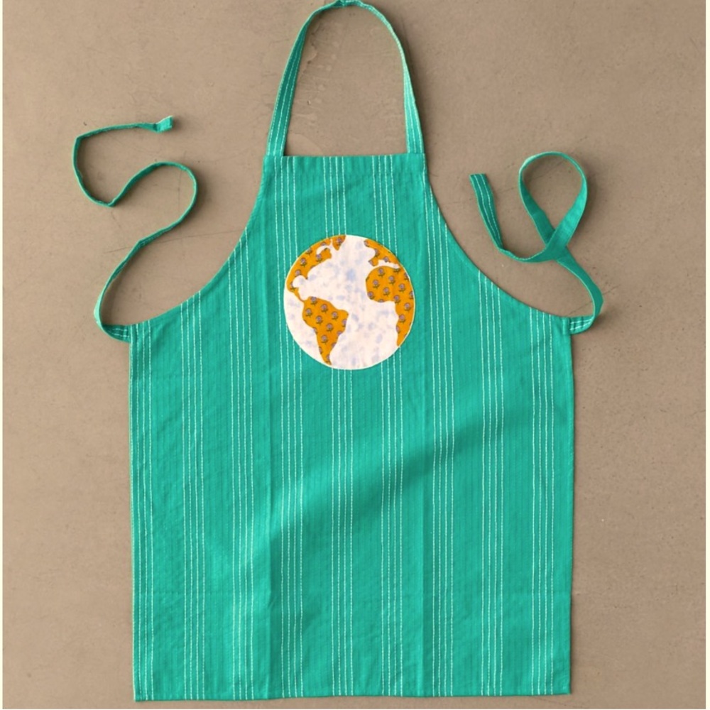 Mixed Print Earth Apron 💗🌎 - Picture 2 of 6
